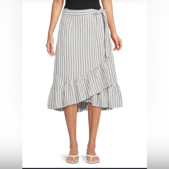 Saks Fifth Avenue Black Label Dresses & Skirts - Saks Fifth Avenue Small Gray Stripped Linen Ruffle Wrap Skirt